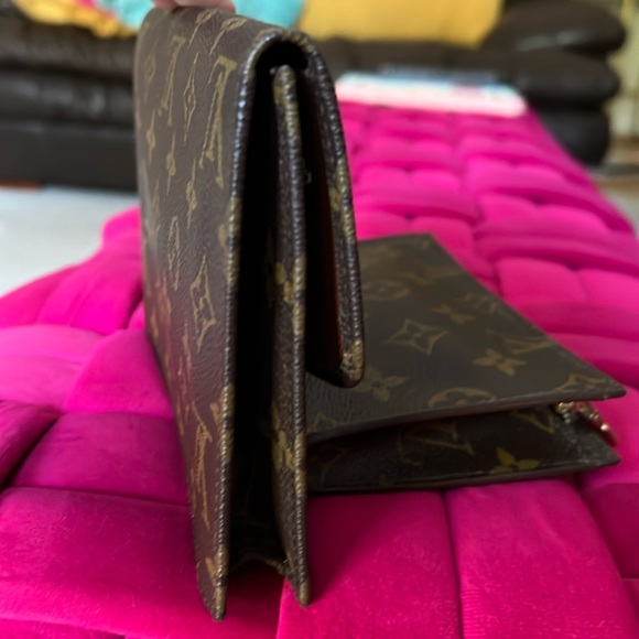 Louis Vuitton Rabat 17 Clutch-EUC - Picture 8 of 16